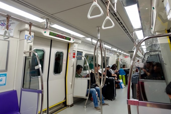 桃園メトロ　車内