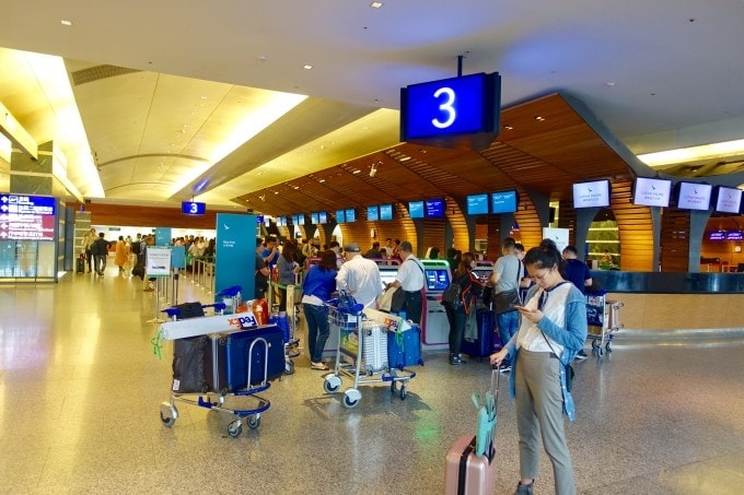 桃園国際空港　キャセイ　カウンター