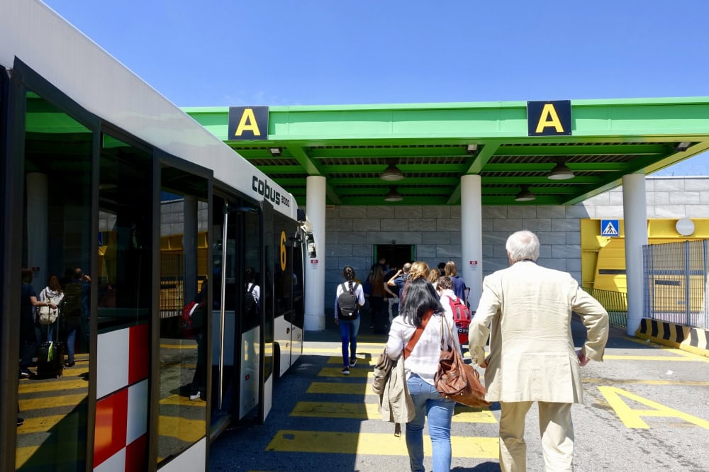 ミラノ・リナーテ空港　ターミナル入口