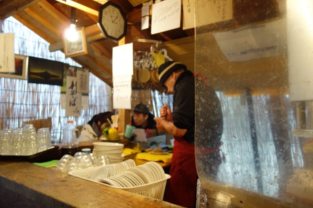 修善寺　蕎麦　さくだの店内