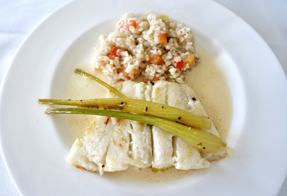 ルフトハンザ　ファーストクラス　機内食　お魚