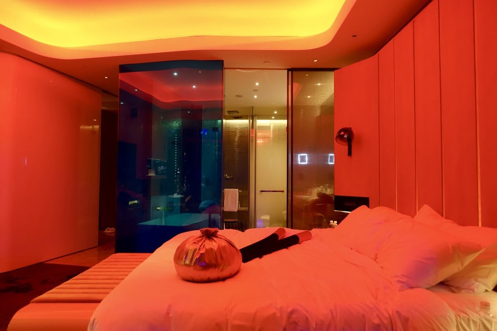 W上海　ライトアップ　エスケープ