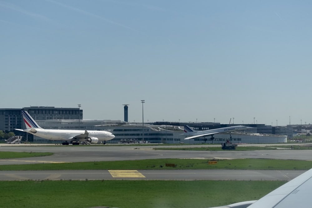 シャルル・ド・ゴール国際空港に着陸
