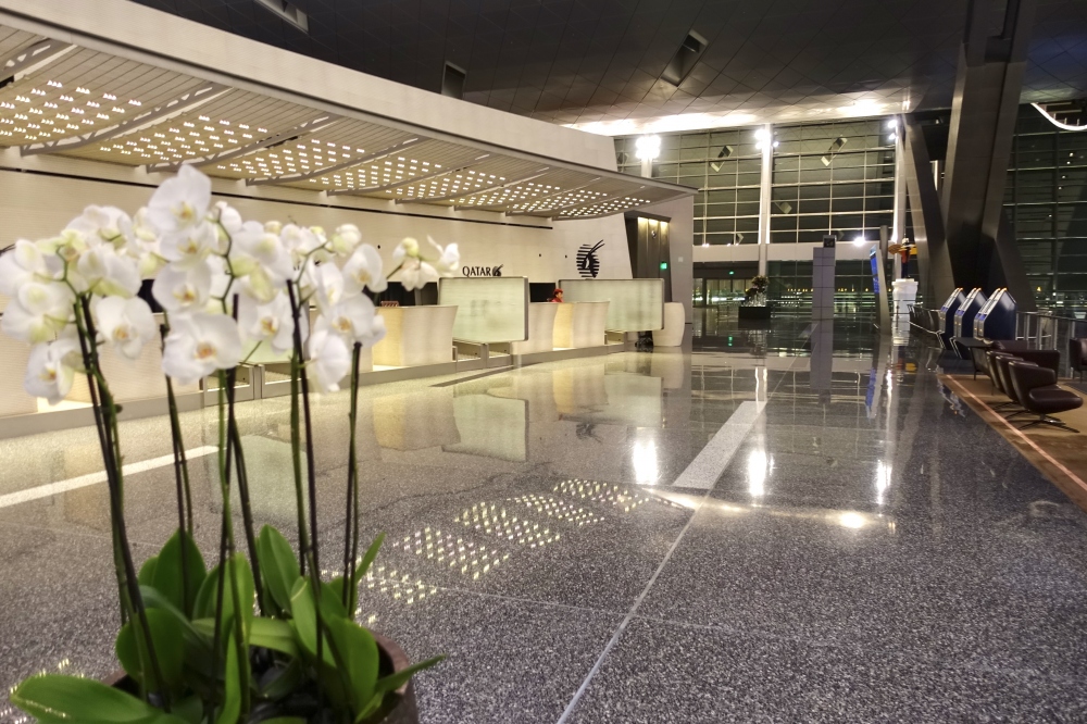 カタールドーハ国際空港ビジネスクラス専用チェックインから入口側を見たところ