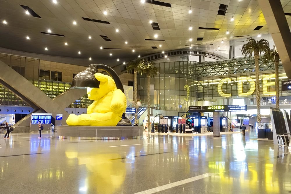 カタールドーハ国際空港名物クマのぬいぐるみ