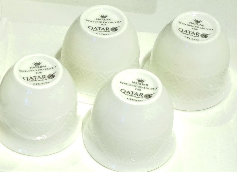 シャルル・ド・ゴール国際空港カタール航空プレミアムビジネスラウンジ・食器は鳴海