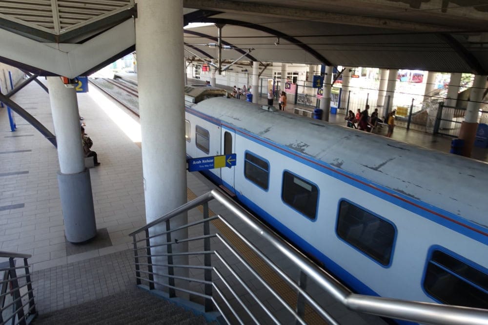 バトゥ洞窟から電車に乗る
