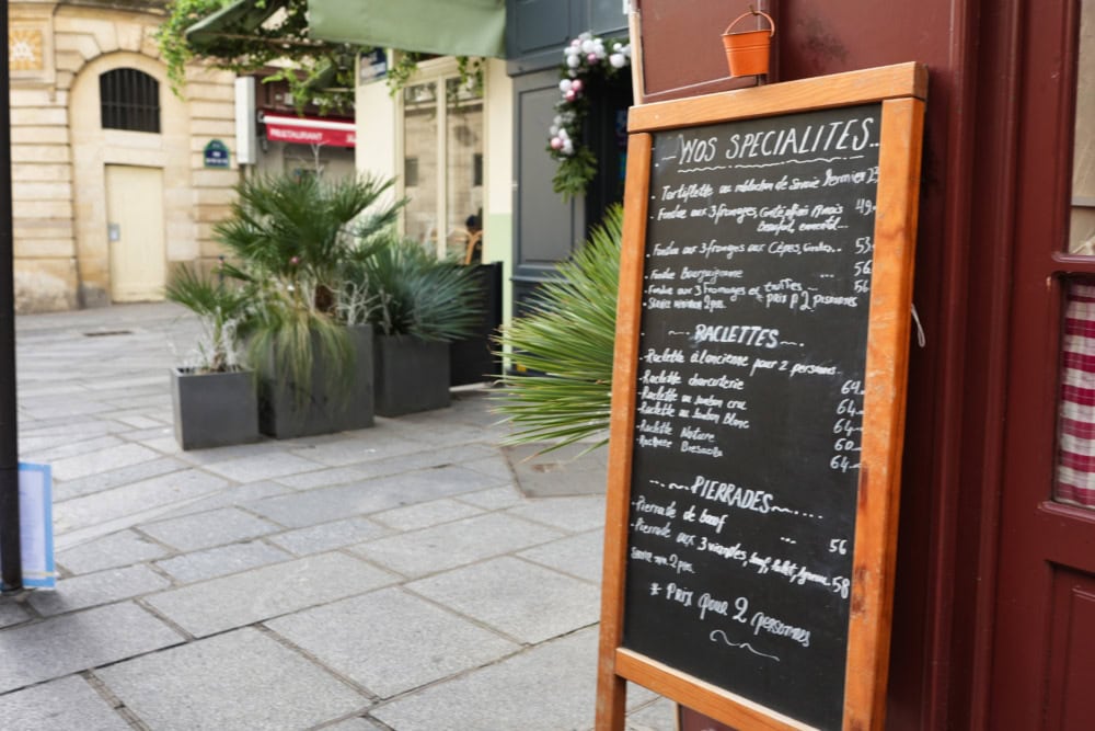 パリお勧めレストラン特集・le vieux bistrot・店頭のメニュー