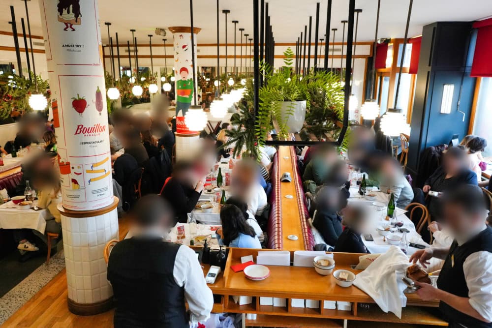 パリの安くて美味しいレストラン特集・ブイヨンピガールの一階