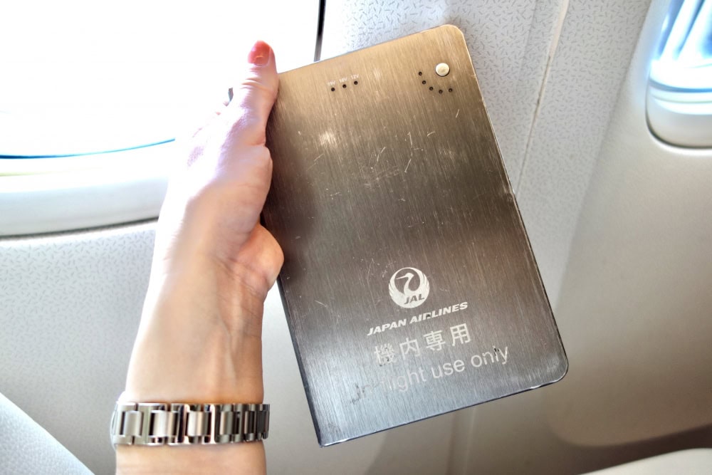 JALファーストクラスシート機内専用充電器