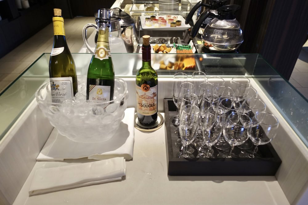 JALファーストクラスラウンジアルコール