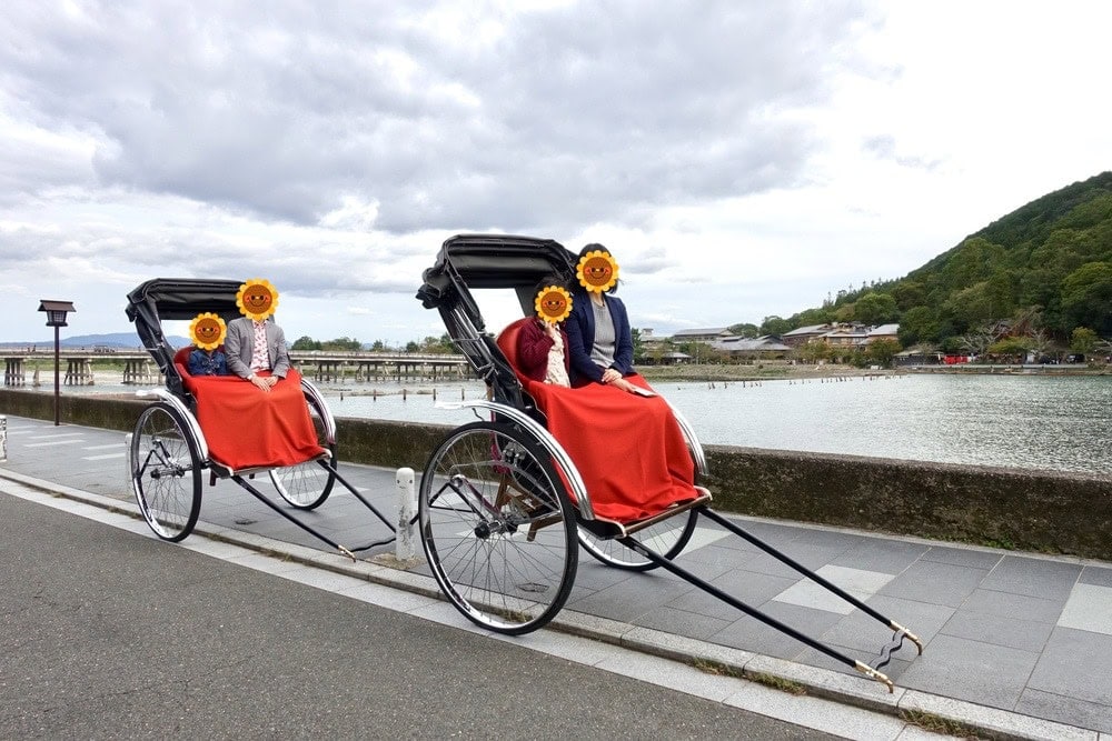 翠嵐ラグジュアリーコレクションホテル京都人力車で記念撮影