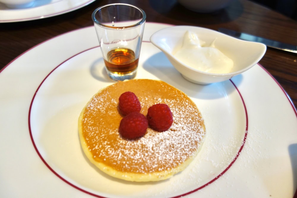 セントレジスホテル大阪朝食パンケーキ
