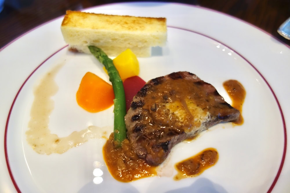 セントレジスホテル大阪朝食ステーキ