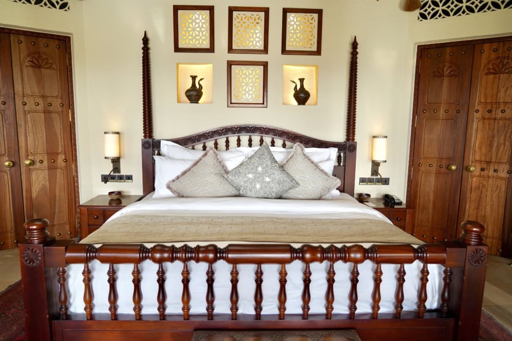 Al Maha a Luxury Collection Desert Resort & Spaベドウィンスイートのベッド