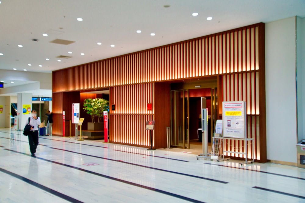 大阪伊丹空港・JAL特別チェックインカウンター
