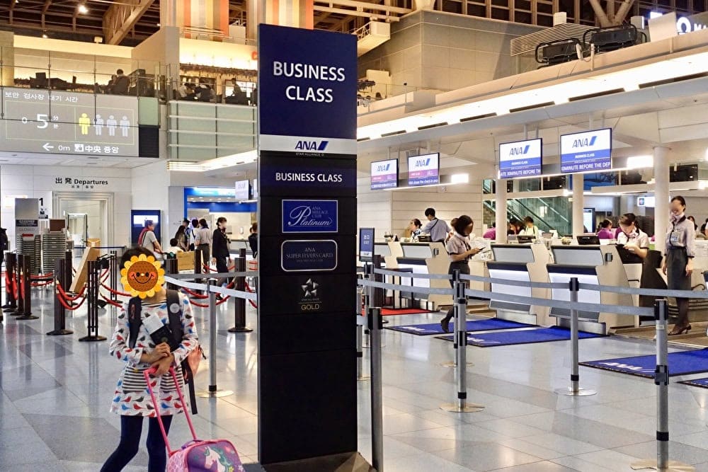 深夜の羽田空港国際線ターミナル