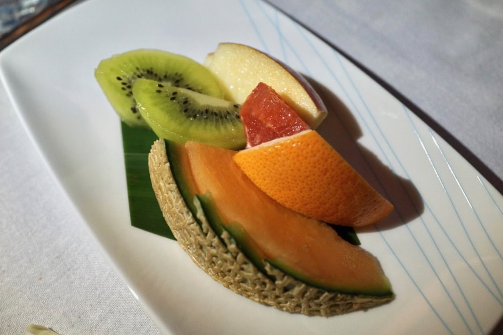 ガルーダインドネシア航空・ビジネスクラス・機内食・フルーツ