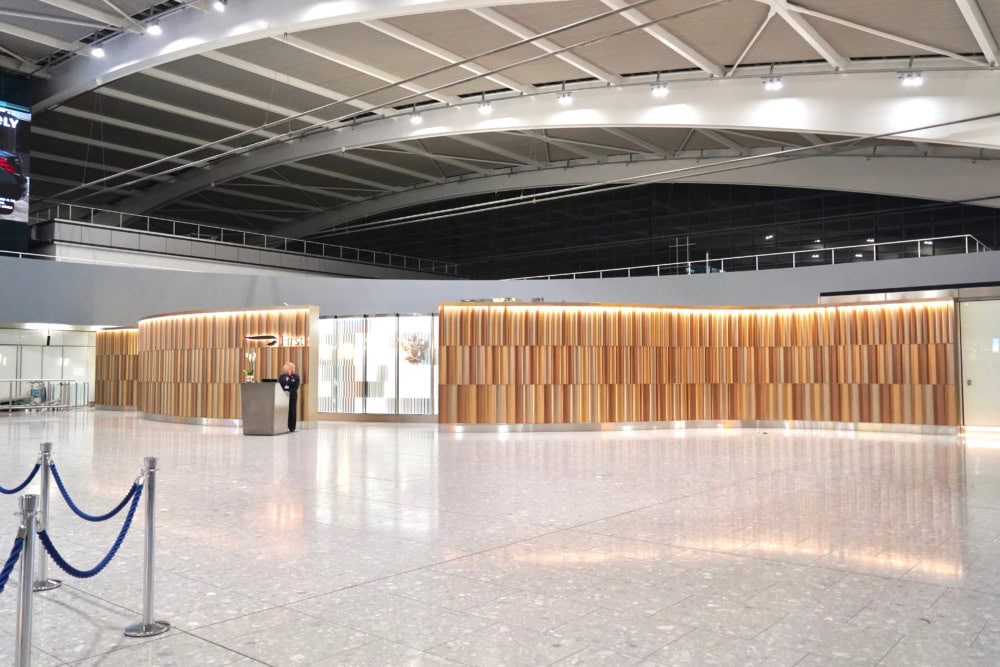 ロンドン・ヒースロー空港・ファーストクラスチェックインの外観