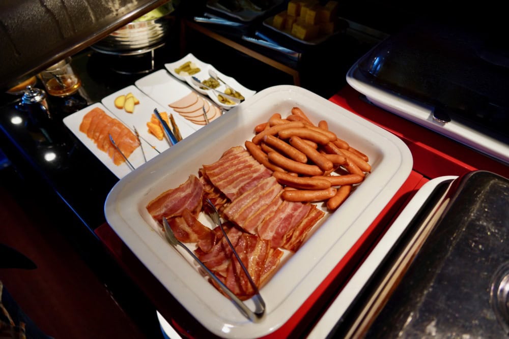 オキナワマリオットリゾートアンドスパ・オーシャンラウンジ・朝食・ウィンナー