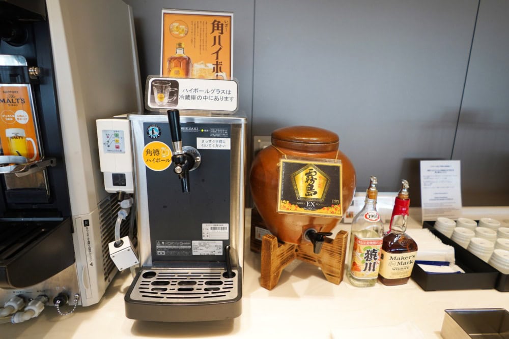 大阪伊丹空港ANAラウンジ〜ドリンクカウンター・ハイボール