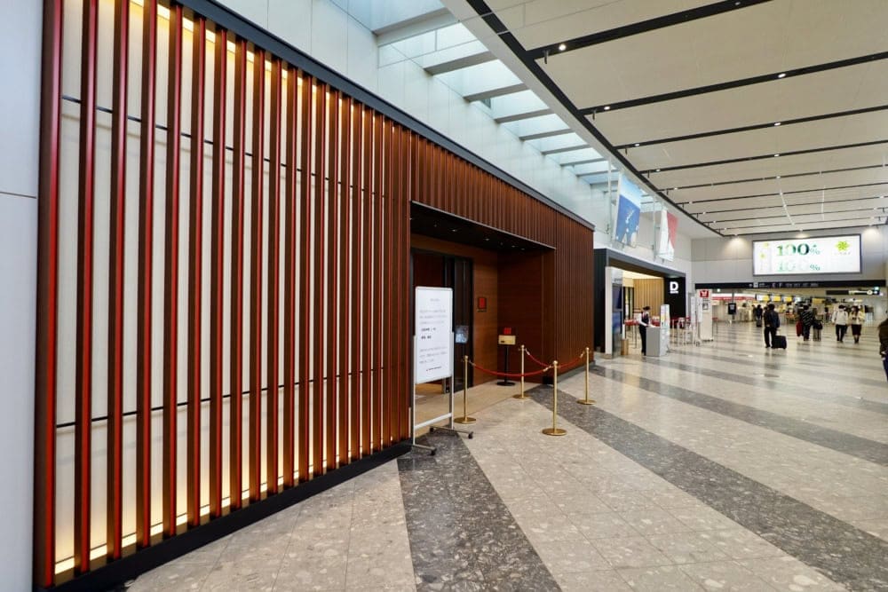 札幌新千歳空港JALダイヤモンドプレミアラウンジ・ファーストクラスチェックイン