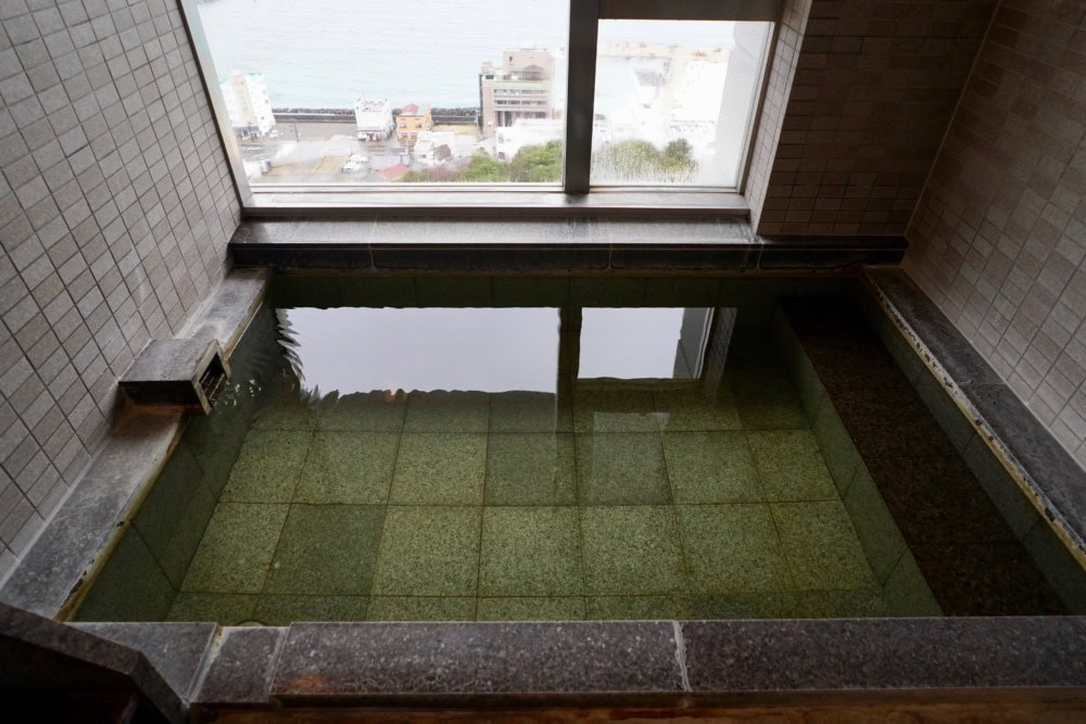 南紀白浜マリオットホテル宿泊記・展望貸切風呂・浴槽