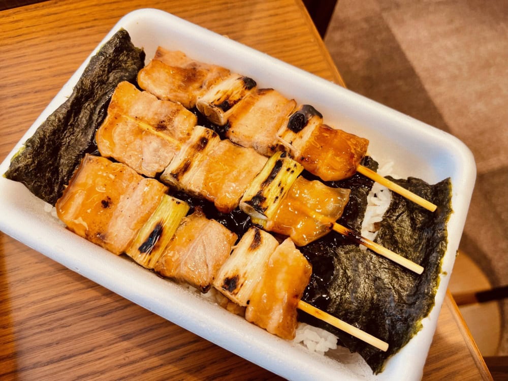 フォーポイントバイシェラトン函館・宿泊記・ハセガワストアのやきとり弁当