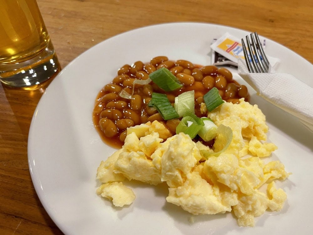 ミュンヘン国際空港・ルフトハンザ・セネターラウンジ・朝食温菜