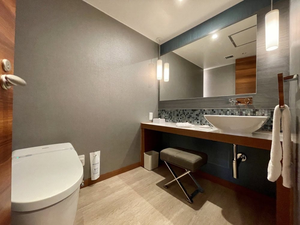 シェラトン沖縄宿泊記・オーシャンスイート・トイレ全体
