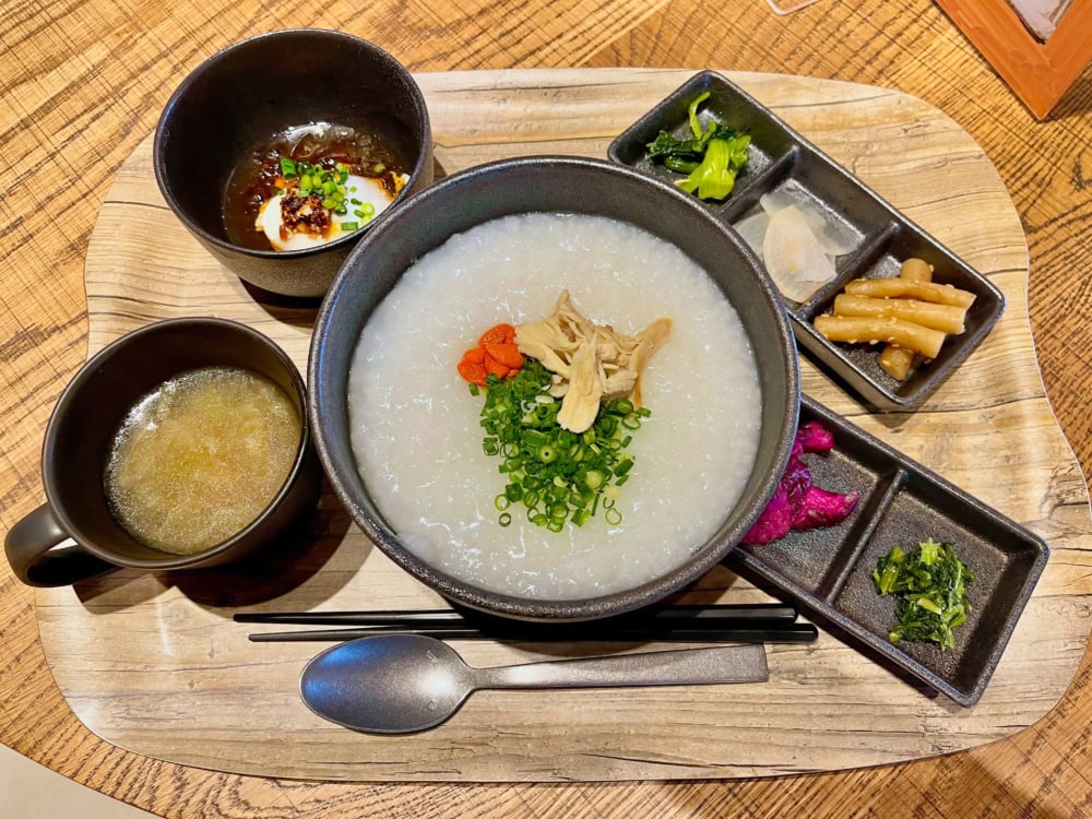モクシー京都二条宿泊記・朝食のお粥セット