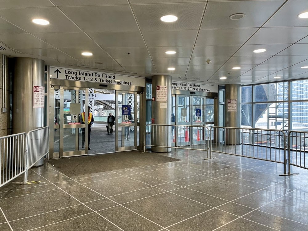 JFK空港の乗り方・ジャマイカ駅/ロングアイランドレイルロードの乗り方・駅構内2