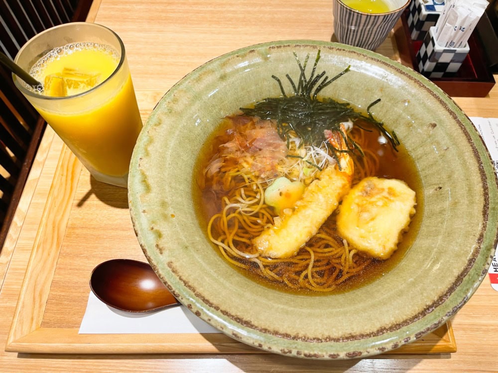 エミレーツ航空新型ファーストクラス搭乗記・成田空港のバウチャー利用可能店・つるはん