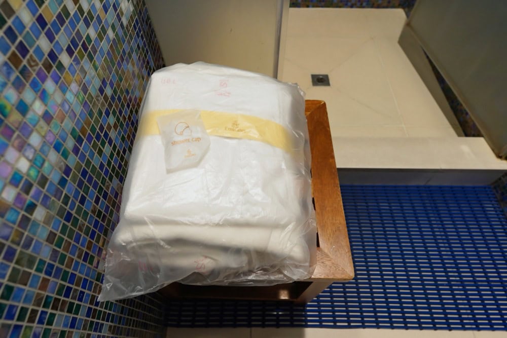 エミレーツ航空コンコースBファーストクラスラウンジ訪問記・シャワー室備品