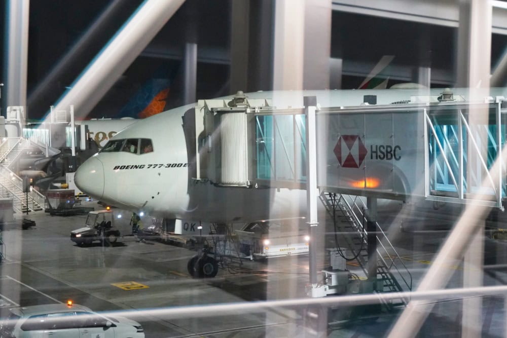 エミレーツ航空B777新型ファーストクラス搭乗記・ドバイ国際空港・搭乗機