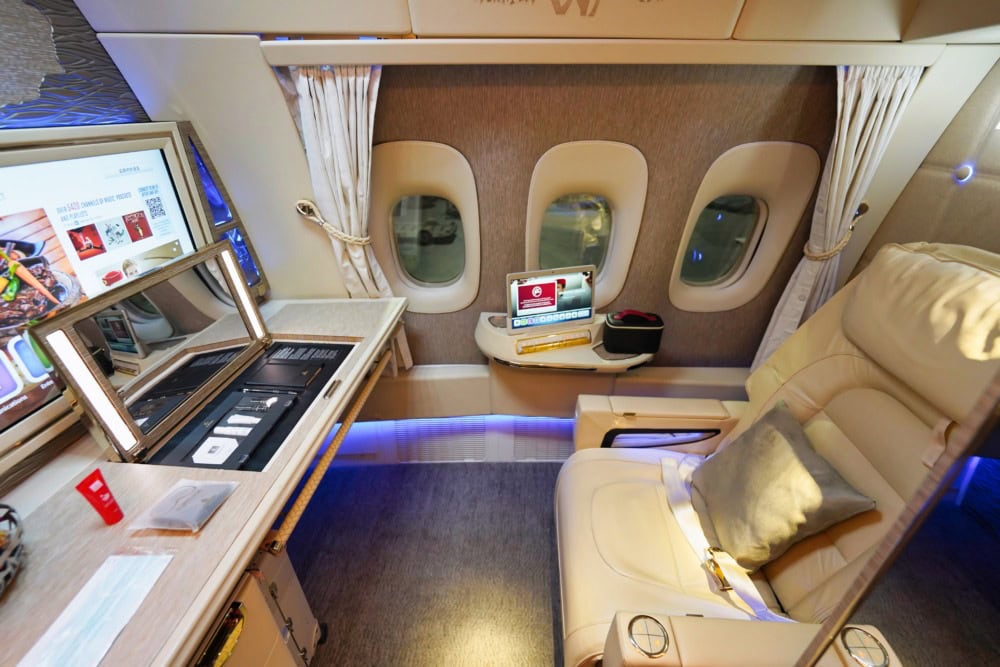 エミレーツ航空B777-300ER新型ファーストクラス搭乗記・アメニティ