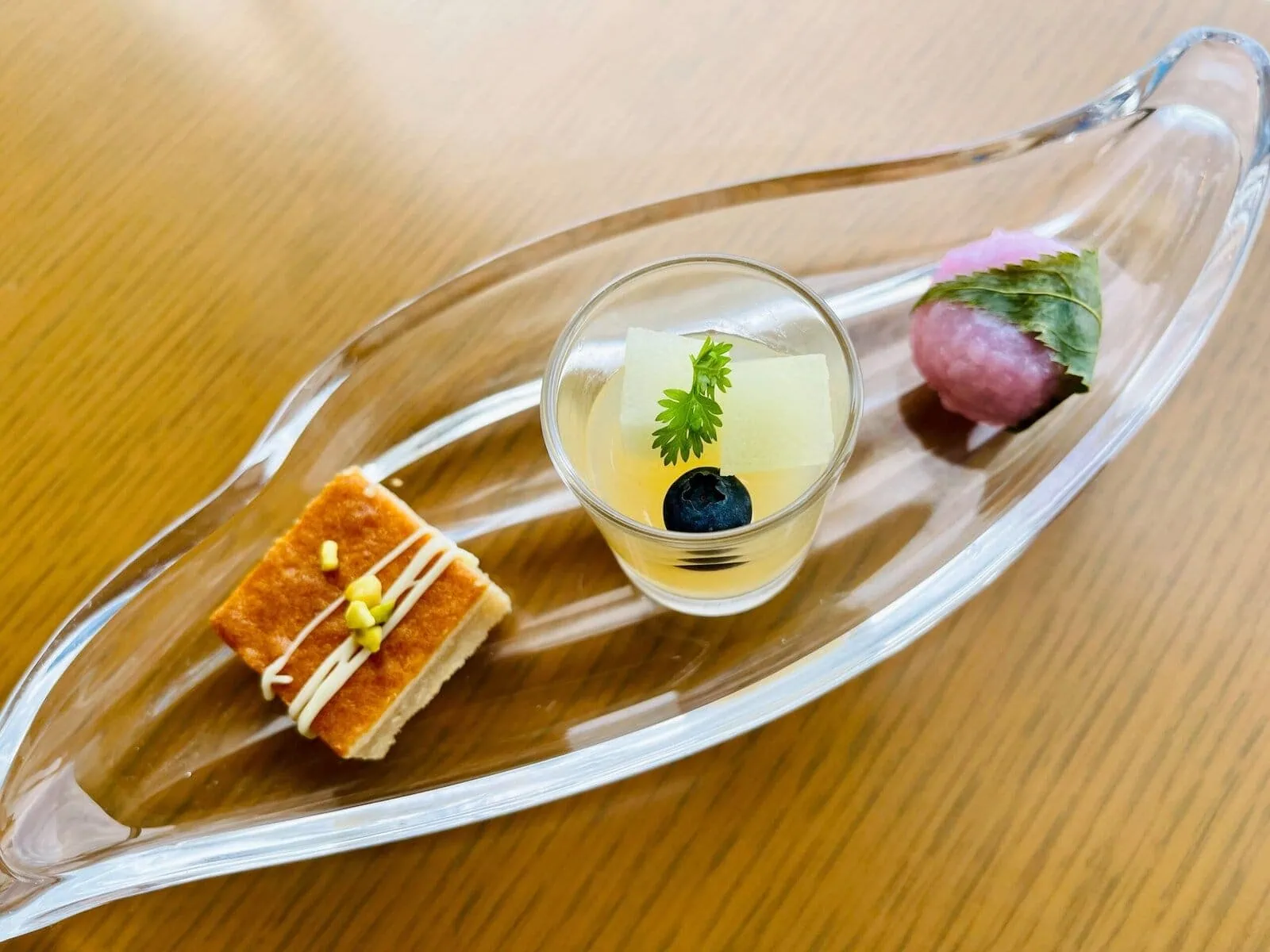 シェラトングランデオーシャンリゾート・クラブラウンジ・ラウンジ・ダイニングエリア・朝食ブッフェ・ティータイムのプレート