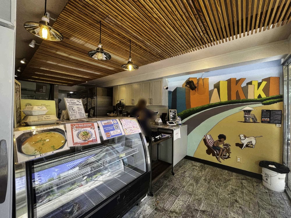 サトウシーフード店内