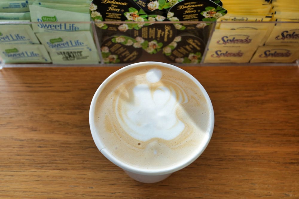 アップルパーク・ビジターセンター・カフェメニュー・カフェラテ