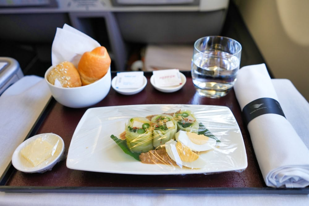 ガルーダインドネシア航空ビジネスクラス搭乗記/機内食メニュー・インドネシア料理の前菜