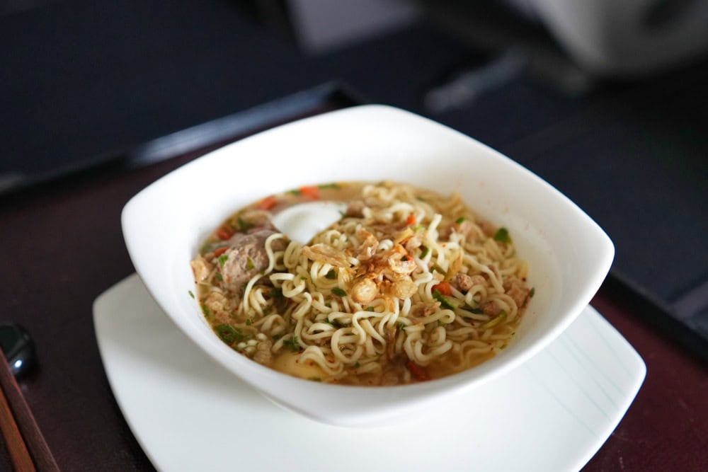 ガルーダインドネシア航空ビジネスクラス搭乗記/ラーメン