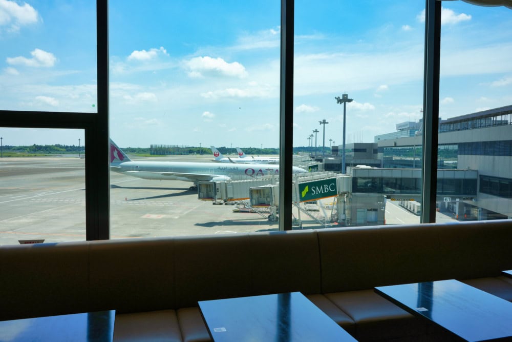 成田国際空港・ダイニングエリア・窓からの眺め