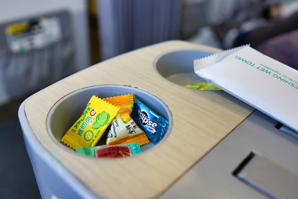 エバー航空ビジネスクラス搭乗記・キャンディのプレゼント