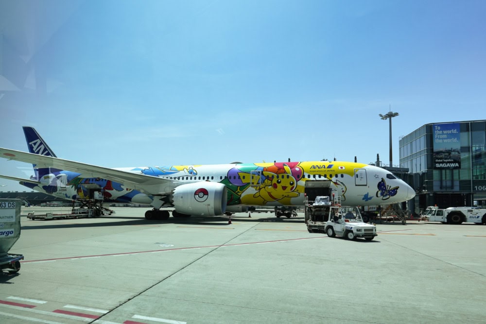 エバー航空ビジネスクラス搭乗記・バスで飛行機へ・ポケモンジェット