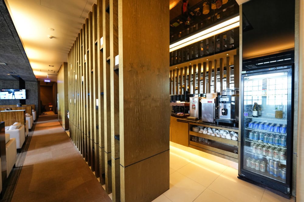 台北松山国際空港のAILINES VIP Lounge・ブッフェカウンター