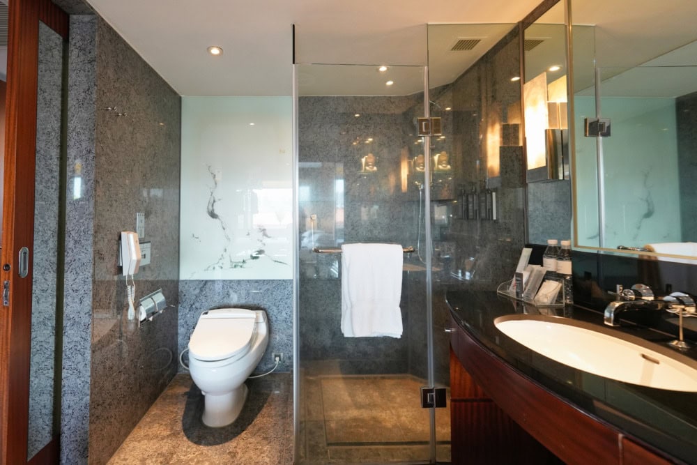 シェラトングランド台北宿泊記・トイレとシャワー