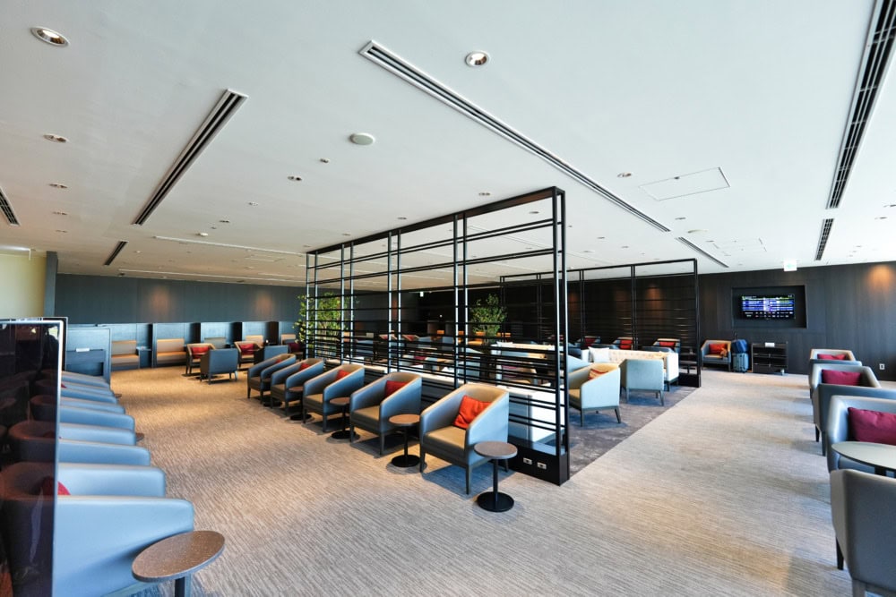 羽田空港国際線ターミナル・JALファーストクラスラウンジ・5階・JAL's SALONラウンジ内の様子1