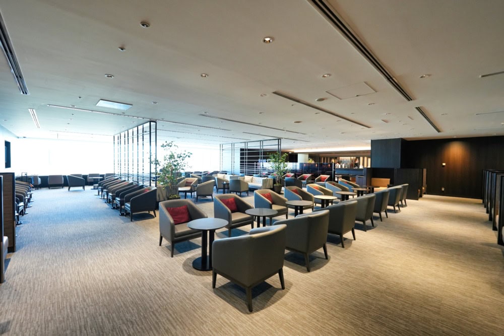 羽田空港国際線ターミナル・JALファーストクラスラウンジ・5階・JAL's SALONラウンジ内の様子3