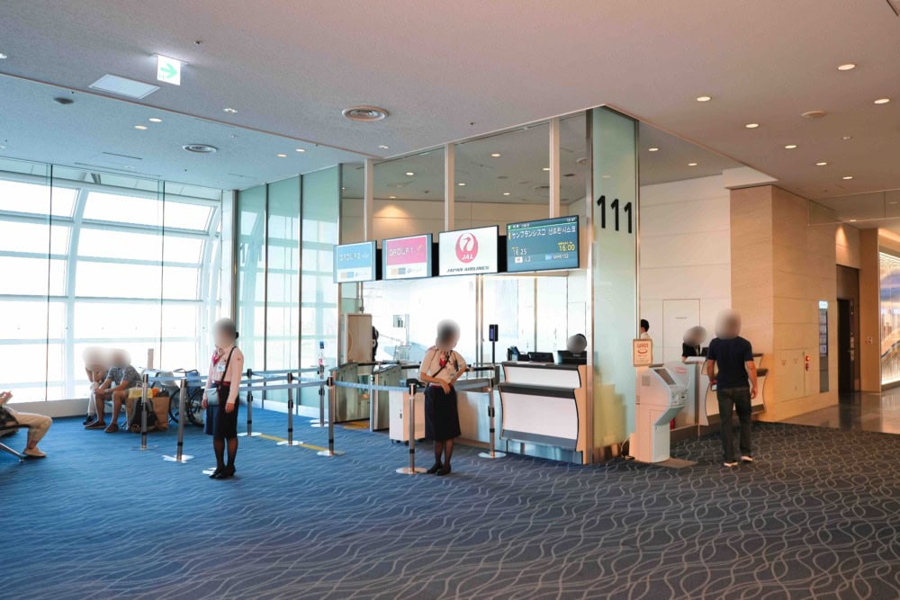 JAL国際線ファーストクラス搭乗記・羽田空港第3ターミナル・搭乗口前