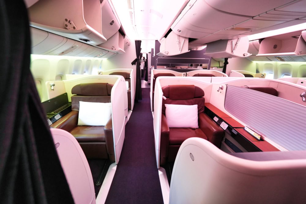 JAL国際線ファーストクラス搭乗記・羽田空港第3ターミナル・搭乗口前JAL国際線ファーストクラス搭乗記・キャビン全体